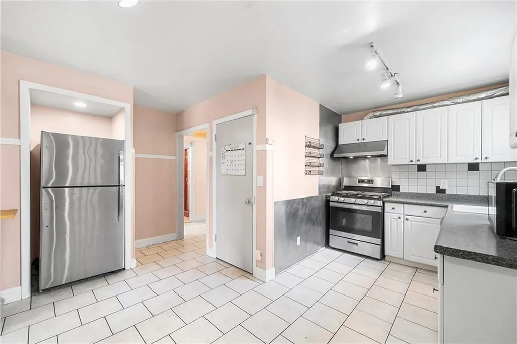 11 Lyman Avenue North Providence RI 02911