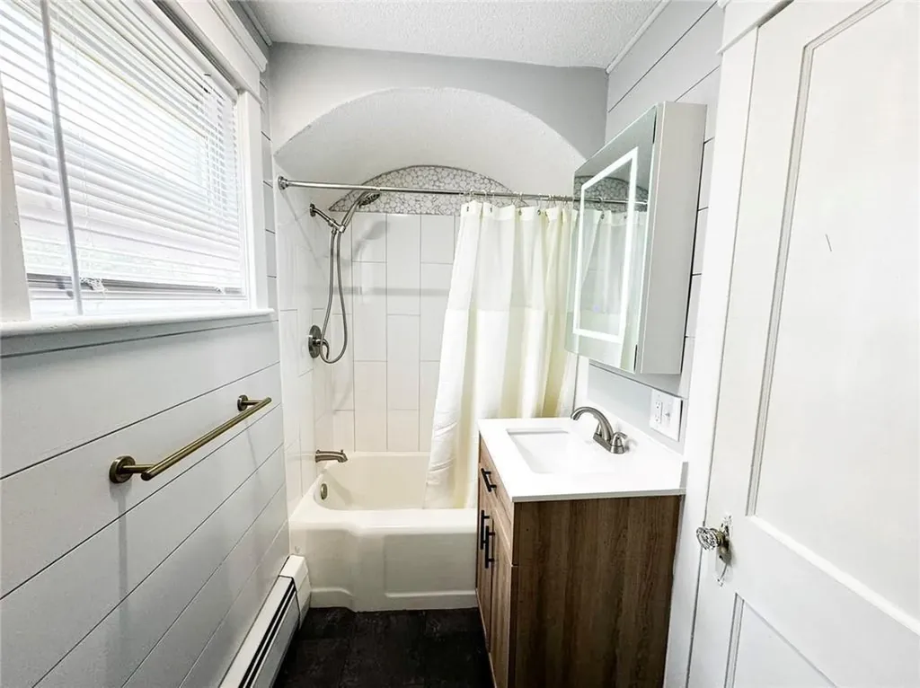 206 Reynolds Avenue Warwick RI 02889