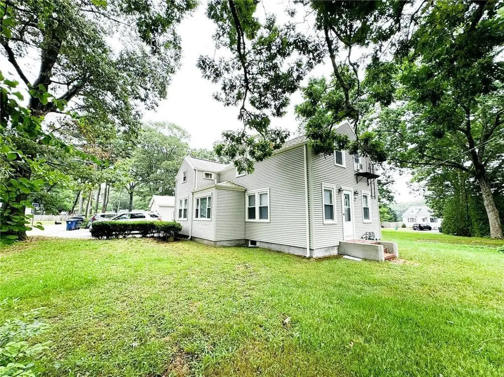 206 Reynolds Avenue Warwick RI 02889