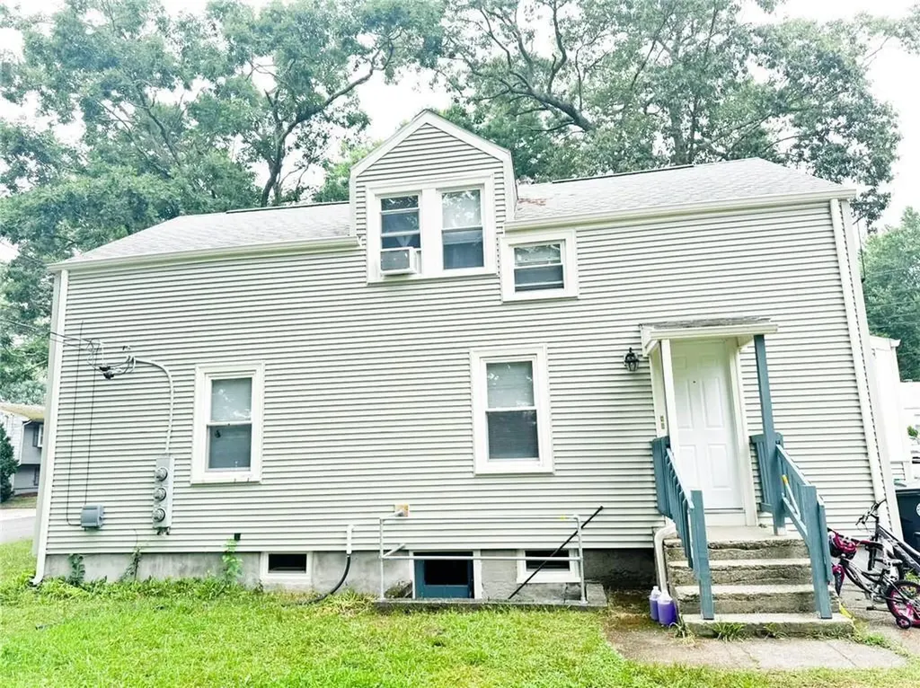 206 Reynolds Avenue Warwick RI 02889