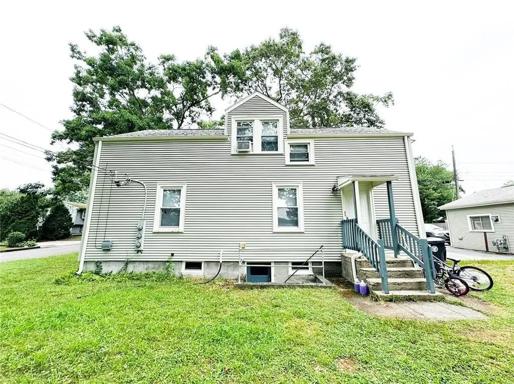 206 Reynolds Avenue Warwick RI 02889