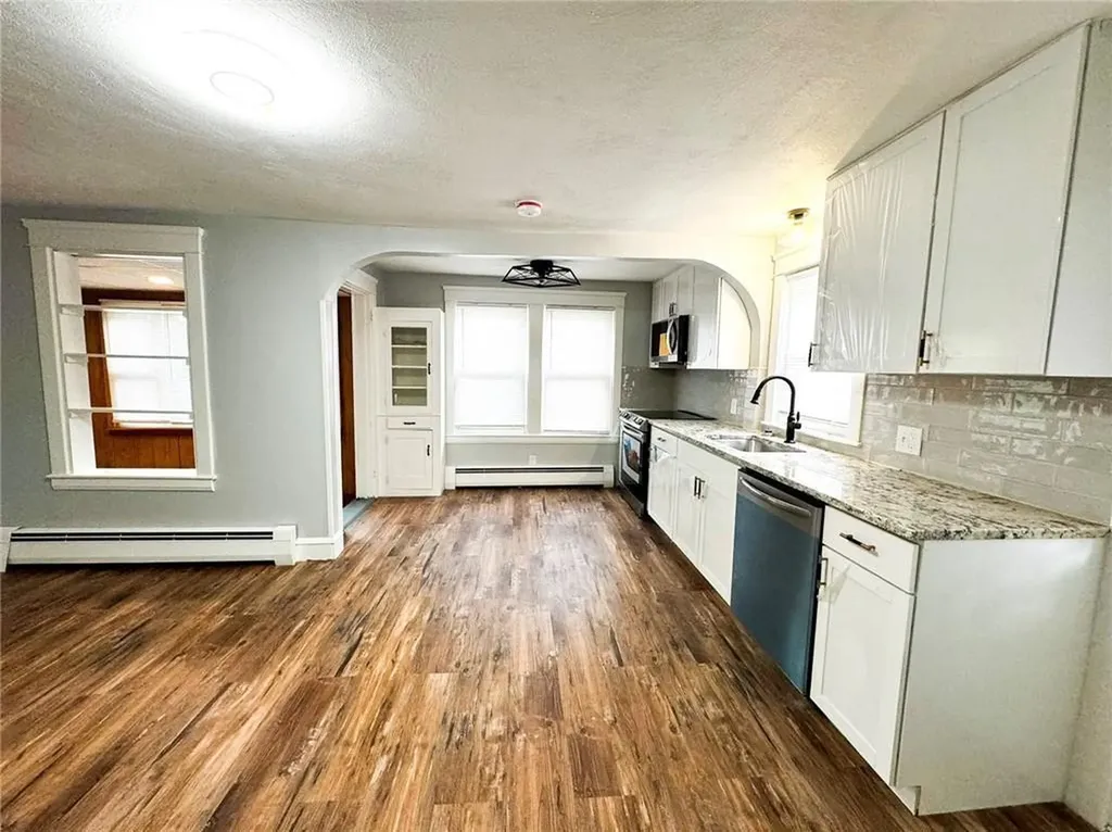 206 Reynolds Avenue Warwick RI 02889