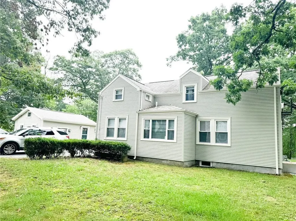 206 Reynolds Avenue Warwick RI 02889