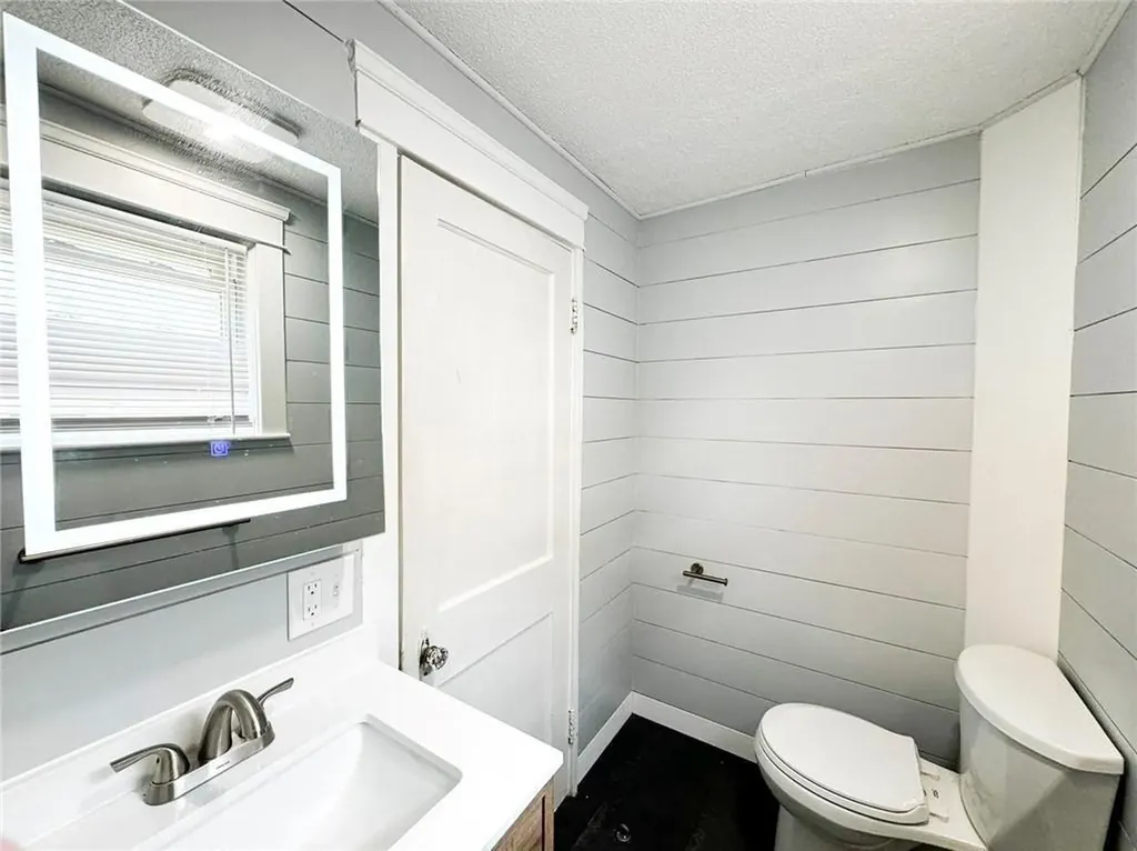 206 Reynolds Avenue Warwick RI 02889
