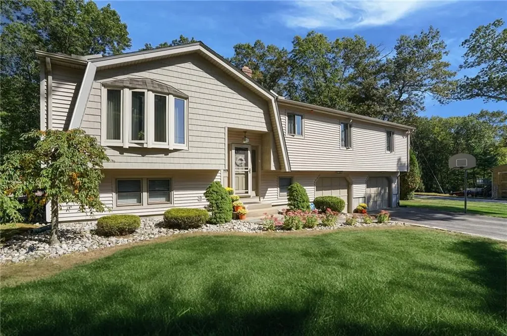 23 Maureen Drive Smithfield RI 02917