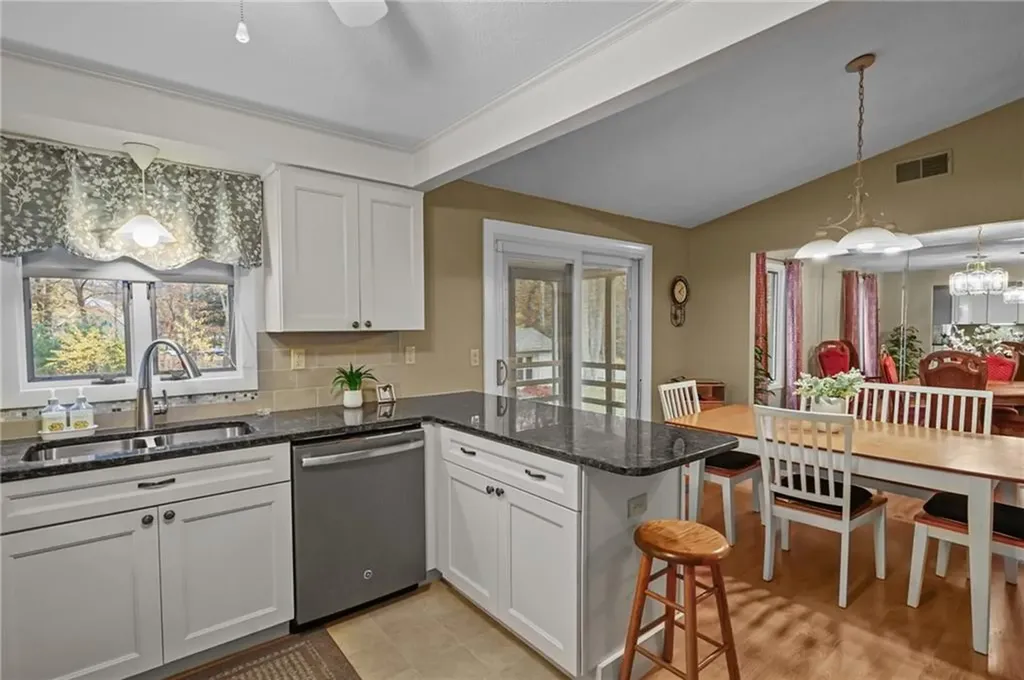 23 Maureen Drive Smithfield RI 02917