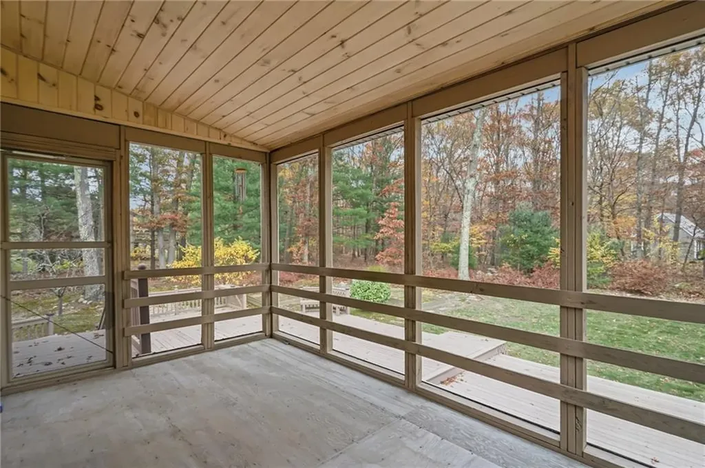 23 Maureen Drive Smithfield RI 02917