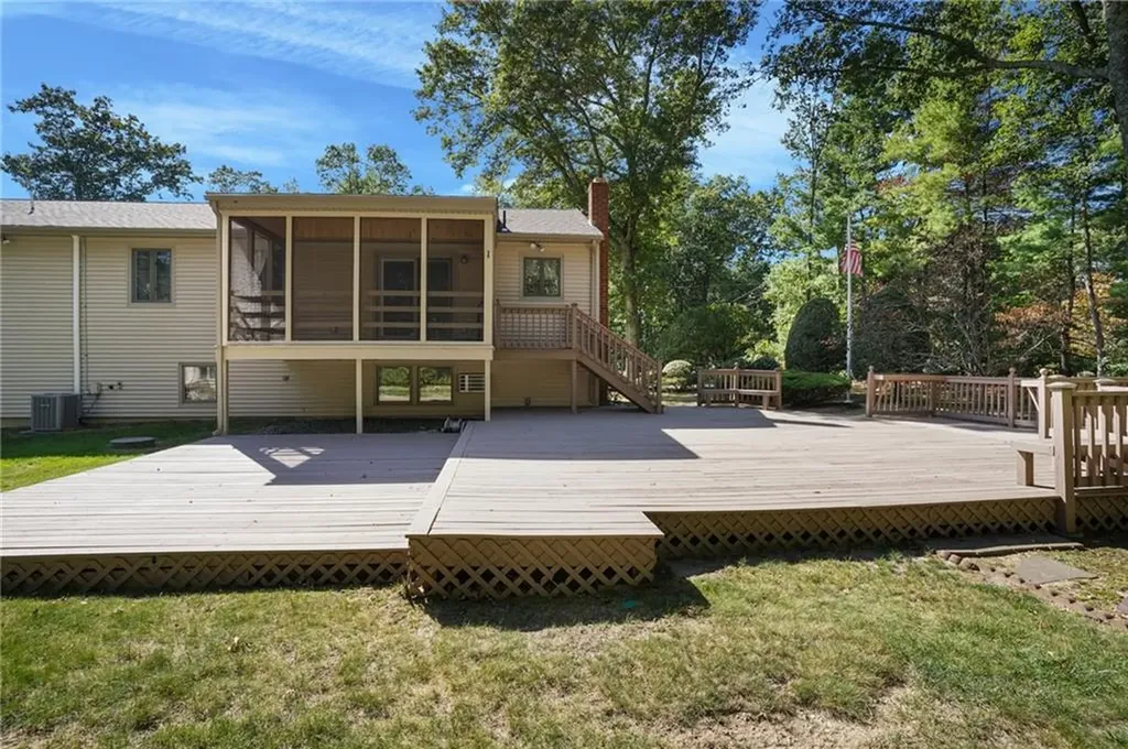 23 Maureen Drive Smithfield RI 02917