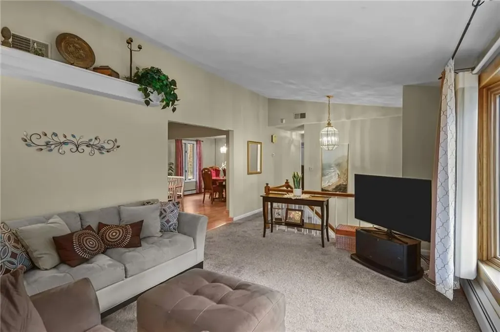 23 Maureen Drive Smithfield RI 02917