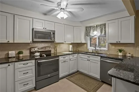 23 Maureen Drive Smithfield RI 02917