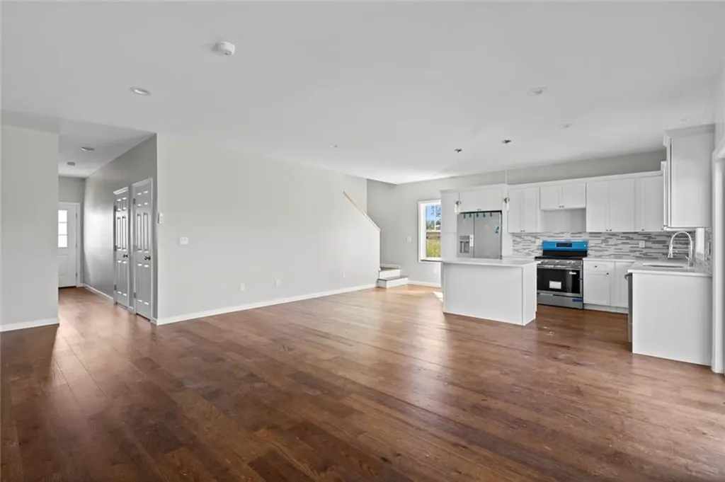 91 Ayda Rose Avenue West Warwick RI 02893