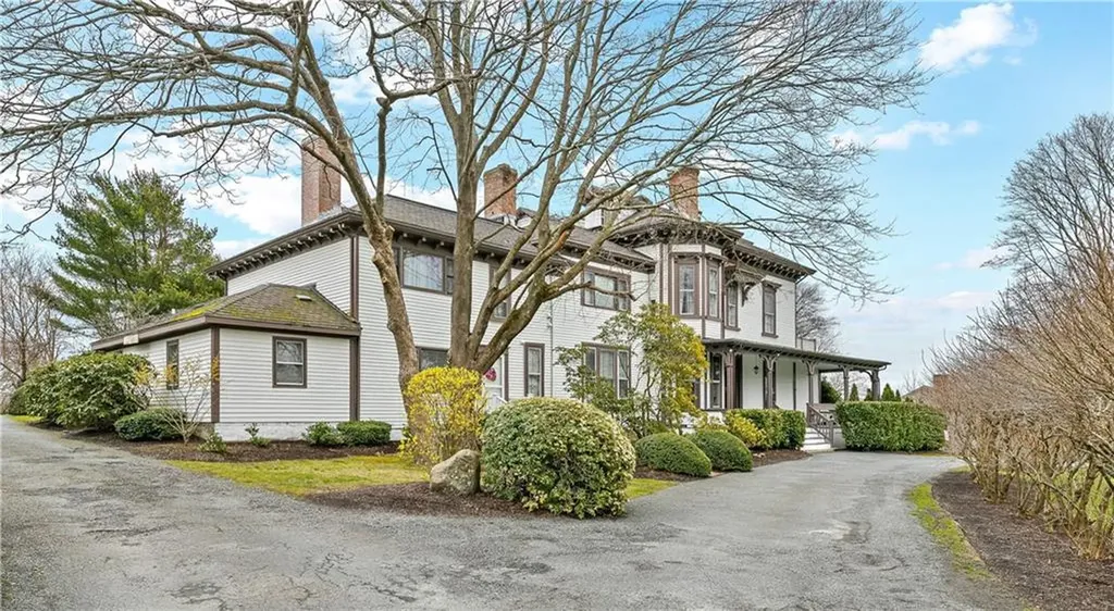 46 Chastellux Avenue Newport RI 02840