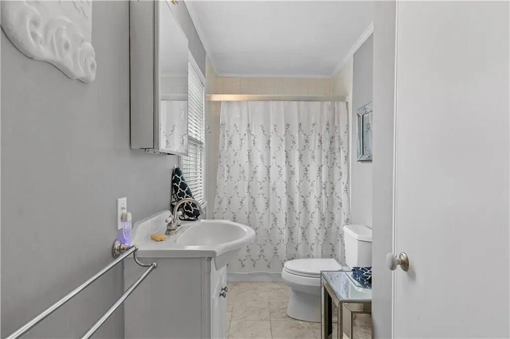 46 Chastellux Avenue Newport RI 02840