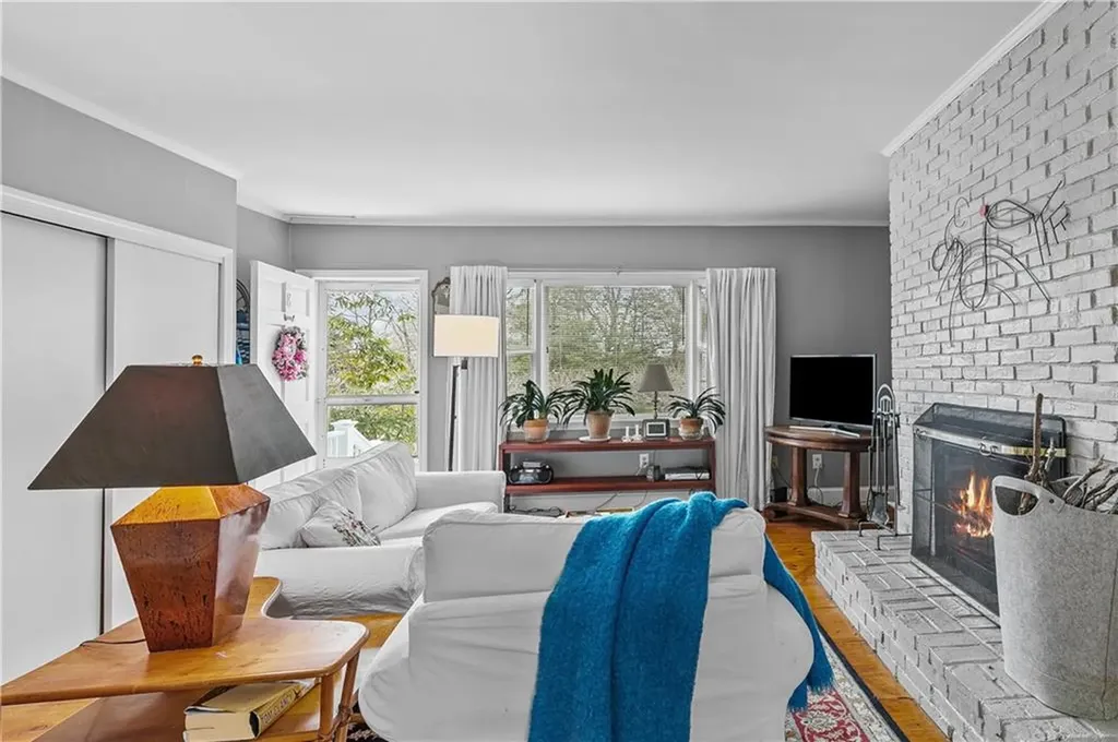 46 Chastellux Avenue Newport RI 02840
