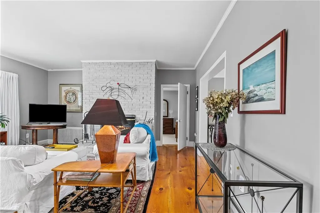46 Chastellux Avenue Newport RI 02840