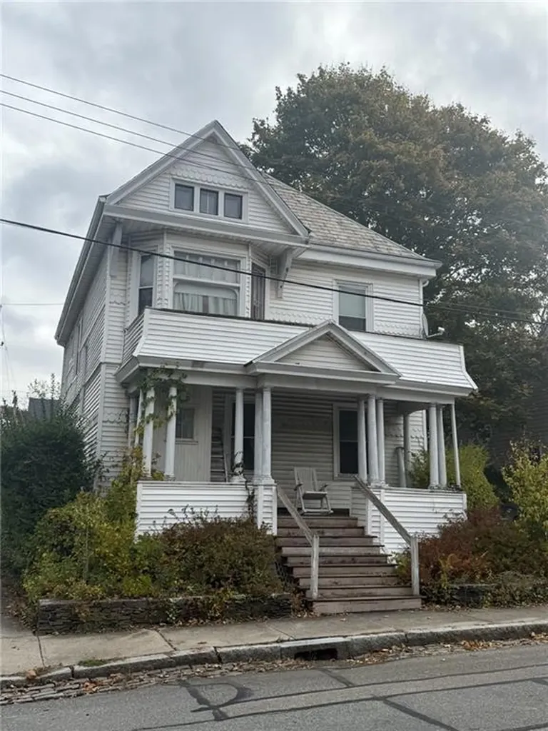 113 2nd Street Newport RI 02840