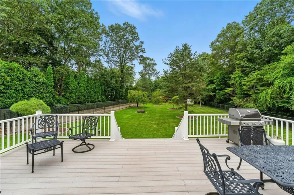 129 Valerie Court Cranston RI 02921