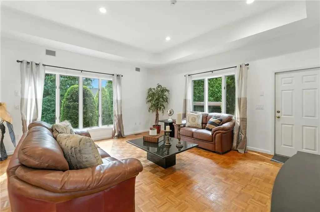 129 Valerie Court Cranston RI 02921