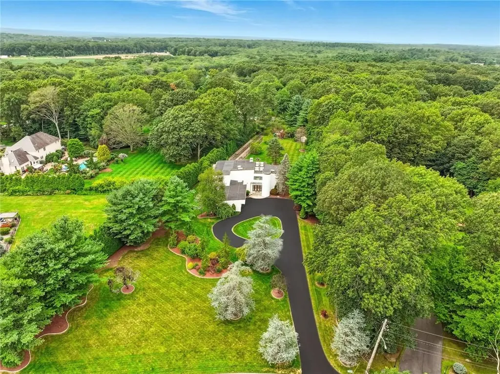 129 Valerie Court Cranston RI 02921