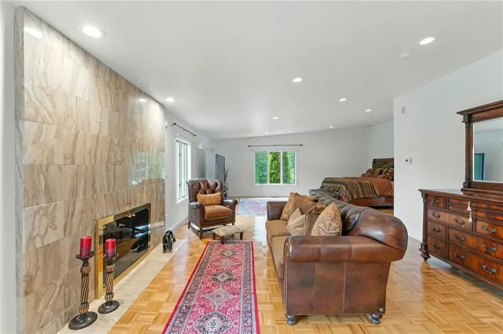 129 Valerie Court Cranston RI 02921