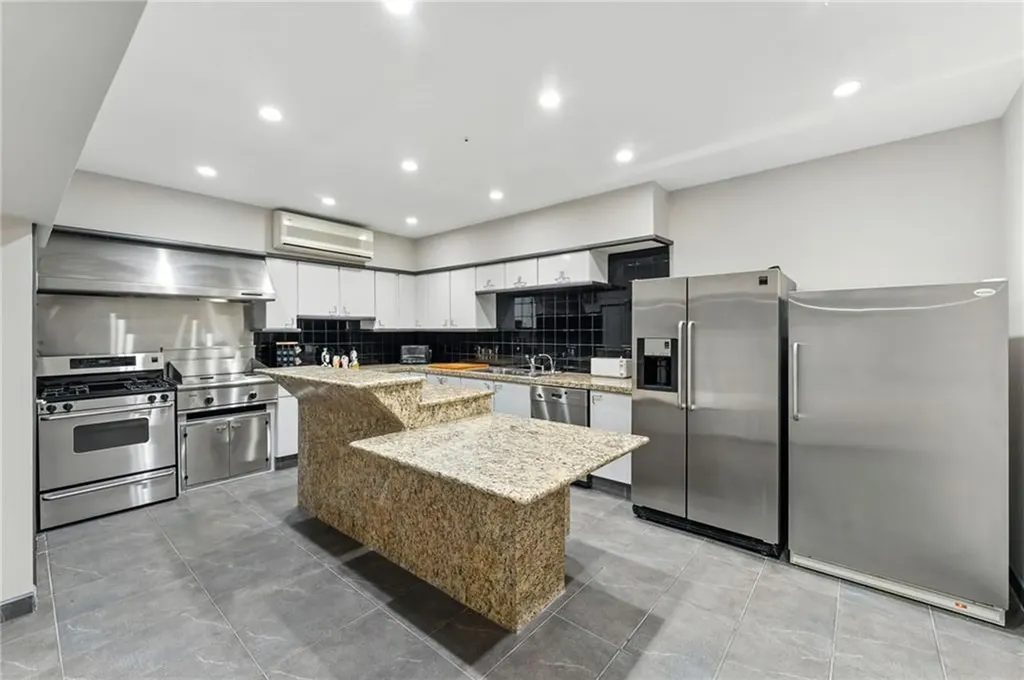 129 Valerie Court Cranston RI 02921