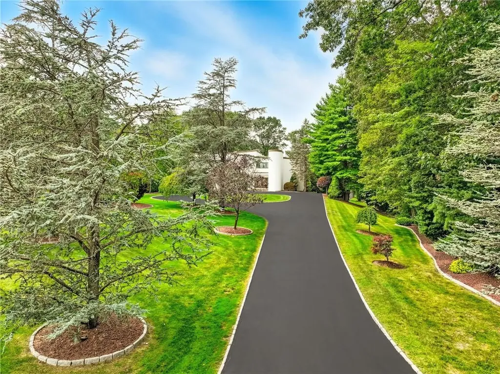 129 Valerie Court Cranston RI 02921