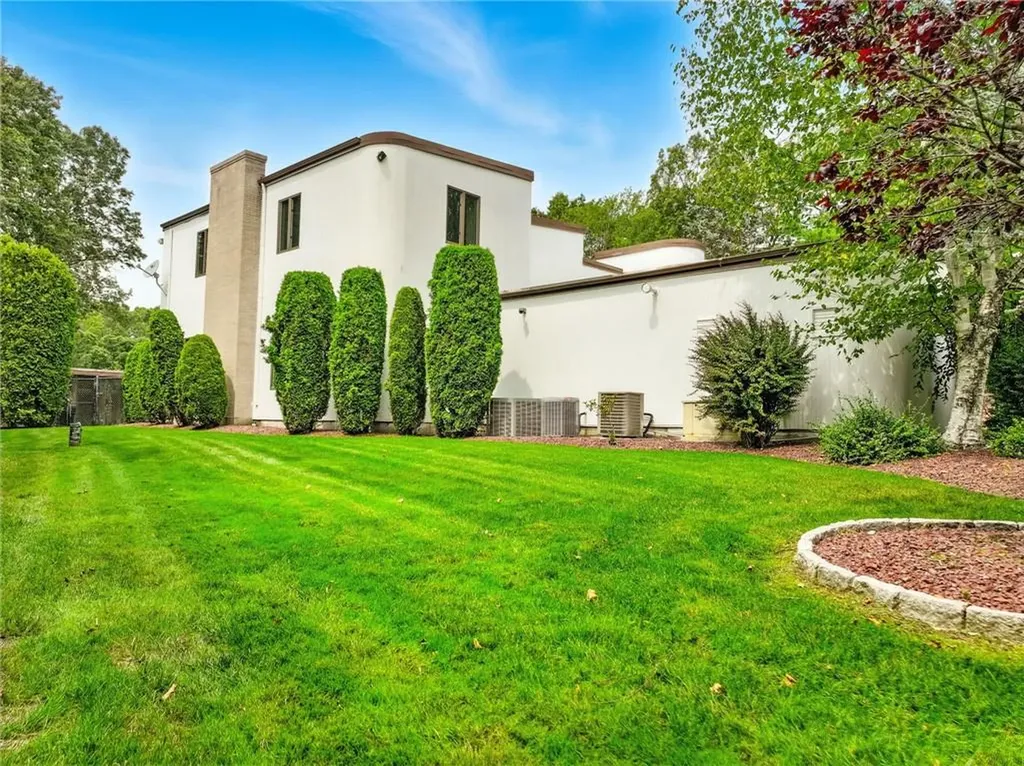 129 Valerie Court Cranston RI 02921