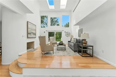 129 Valerie Court Cranston RI 02921