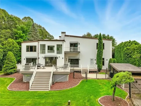 129 Valerie Court Cranston RI 02921