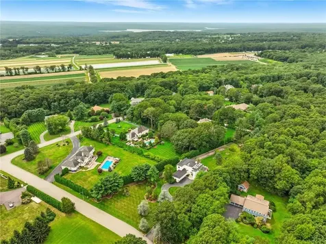 129 Valerie Court Cranston RI 02921