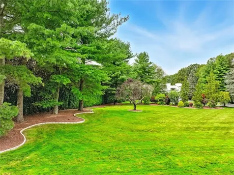 129 Valerie Court Cranston RI 02921