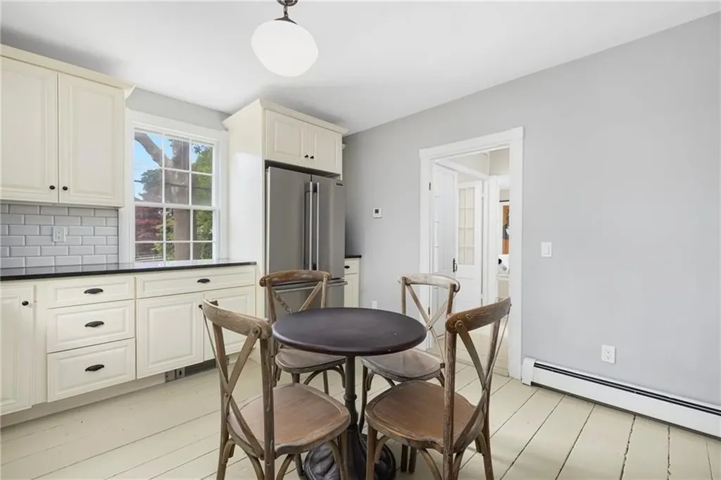24 Barney Street Newport RI 02840