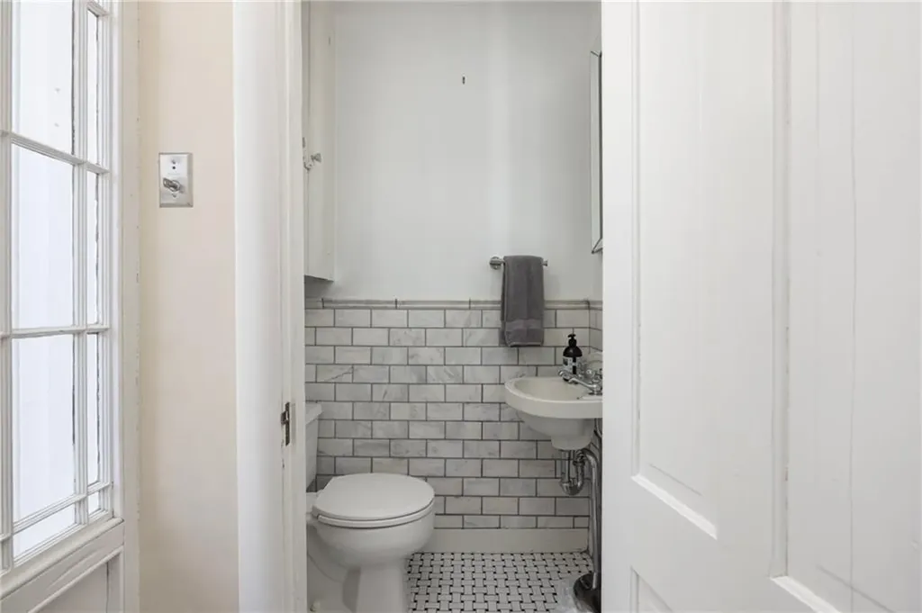 24 Barney Street Newport RI 02840