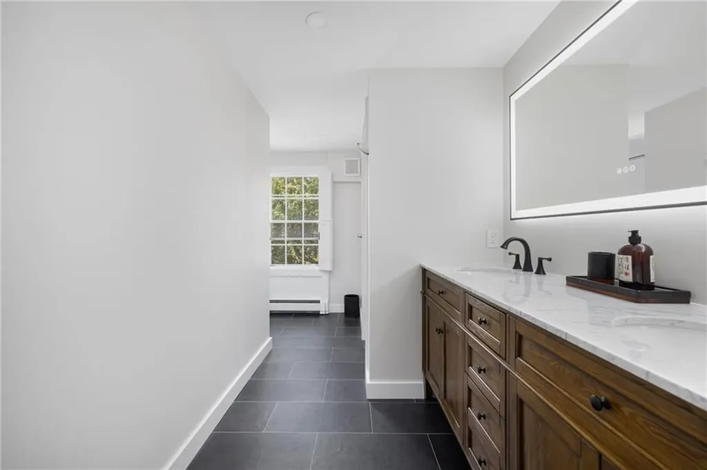 24 Barney Street Newport RI 02840