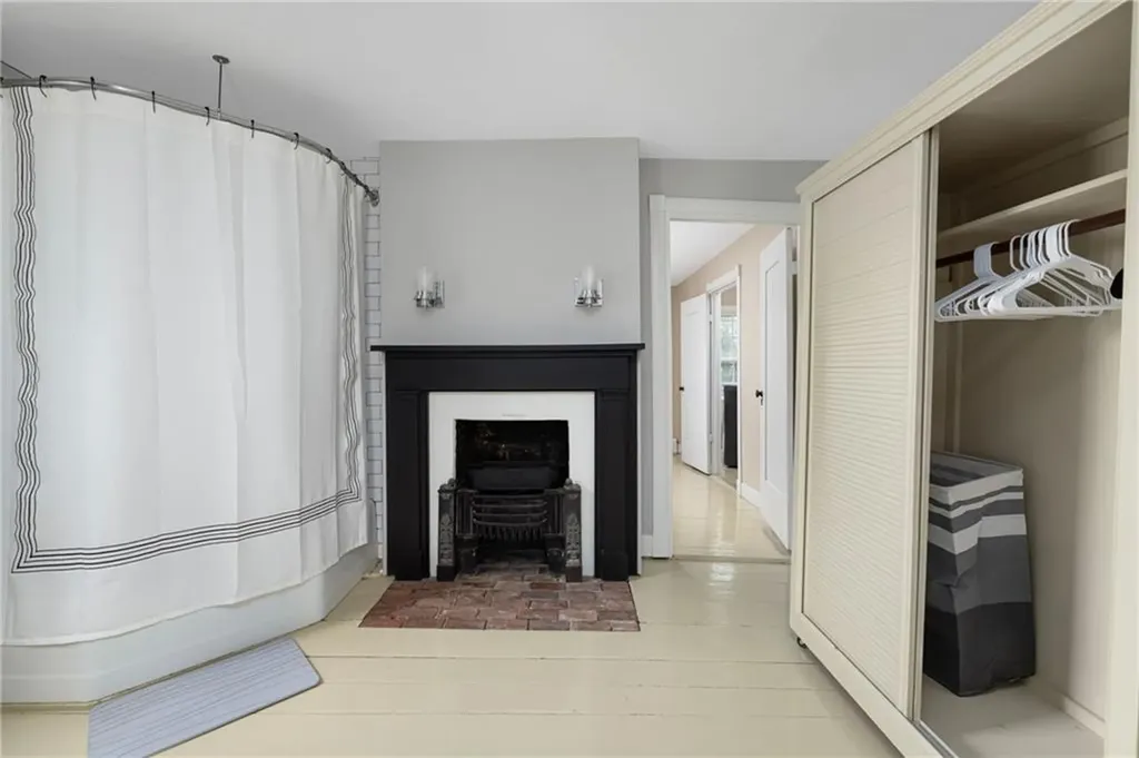 24 Barney Street Newport RI 02840
