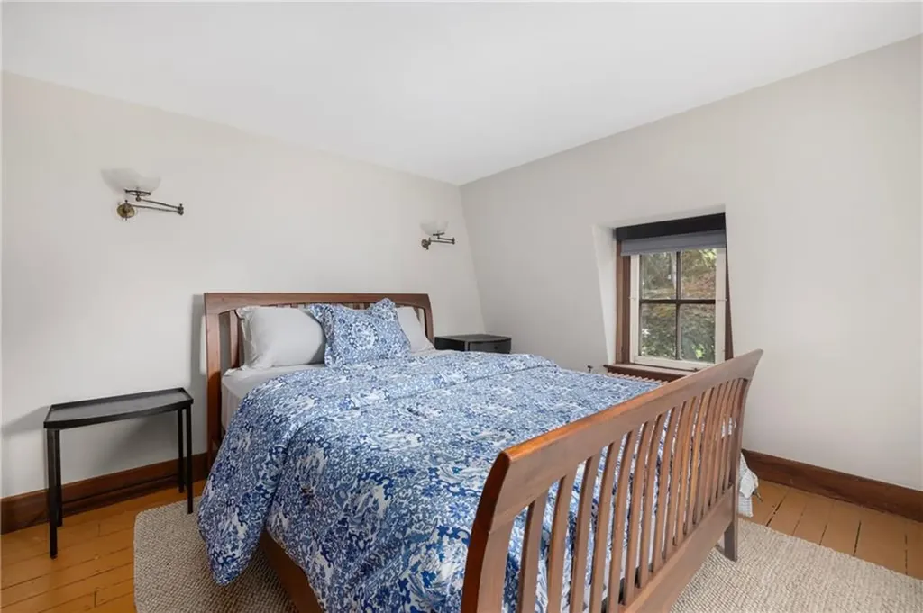 24 Barney Street Newport RI 02840