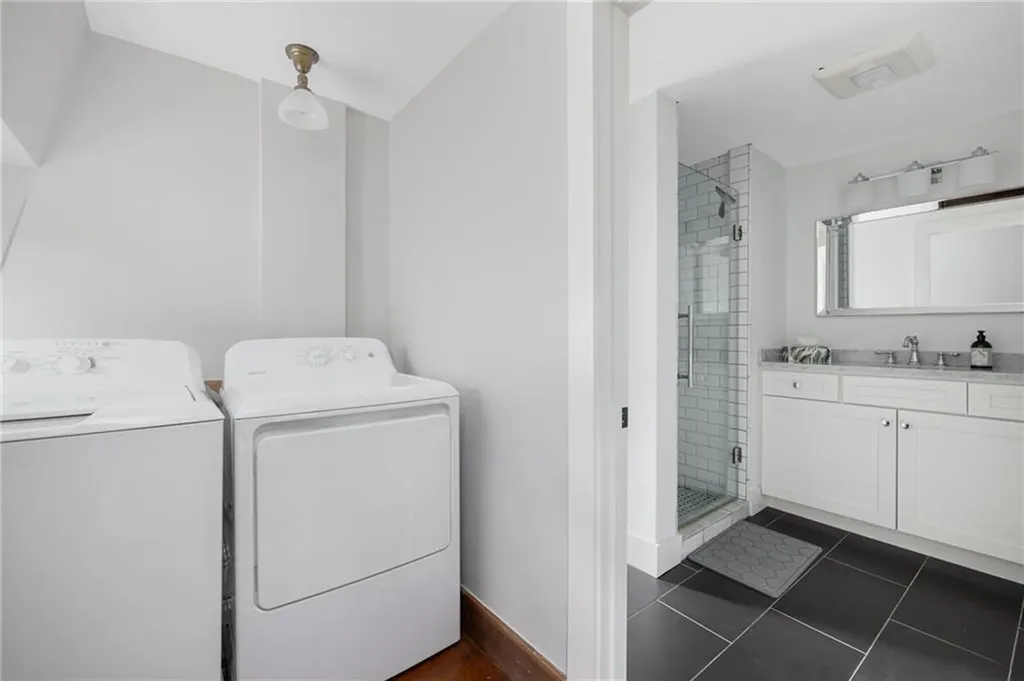 24 Barney Street Newport RI 02840