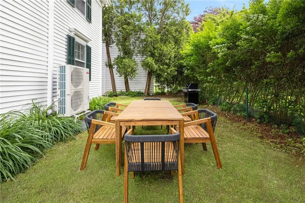 24 Barney Street Newport RI 02840