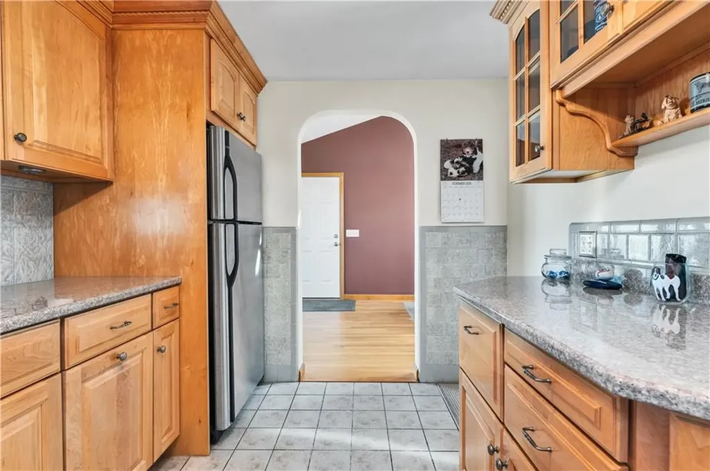 93 Grotto Avenue Warwick RI 02888