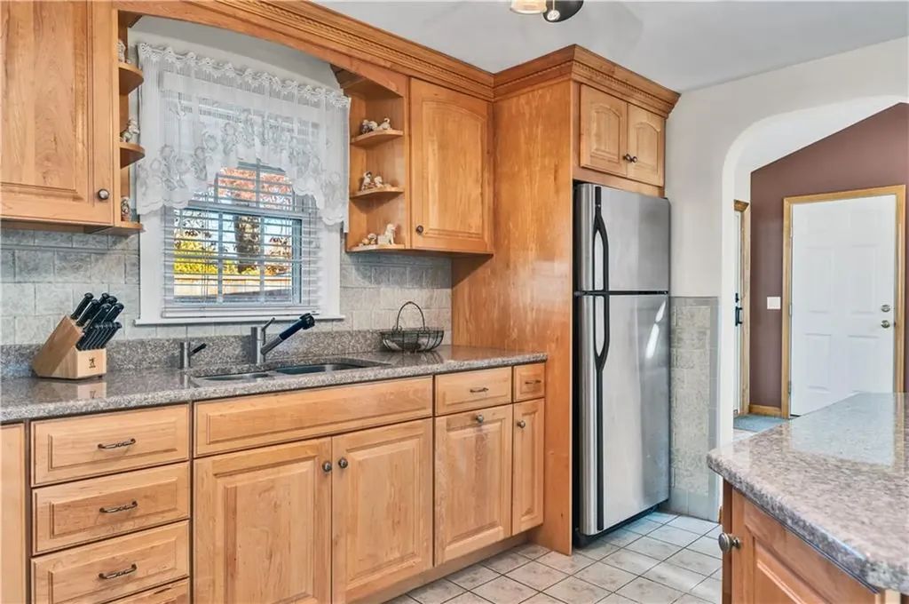 93 Grotto Avenue Warwick RI 02888