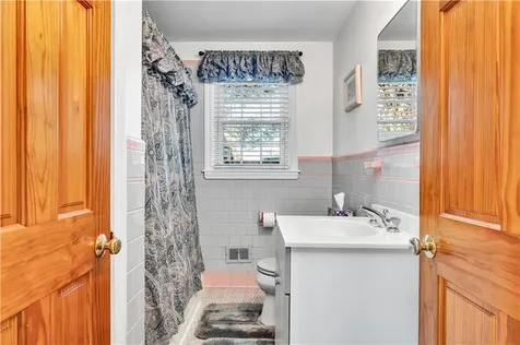 93 Grotto Avenue Warwick RI 02888