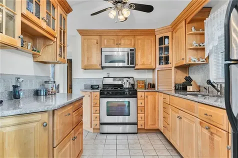 93 Grotto Avenue Warwick RI 02888