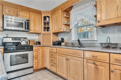 93 Grotto Avenue Warwick RI 02888