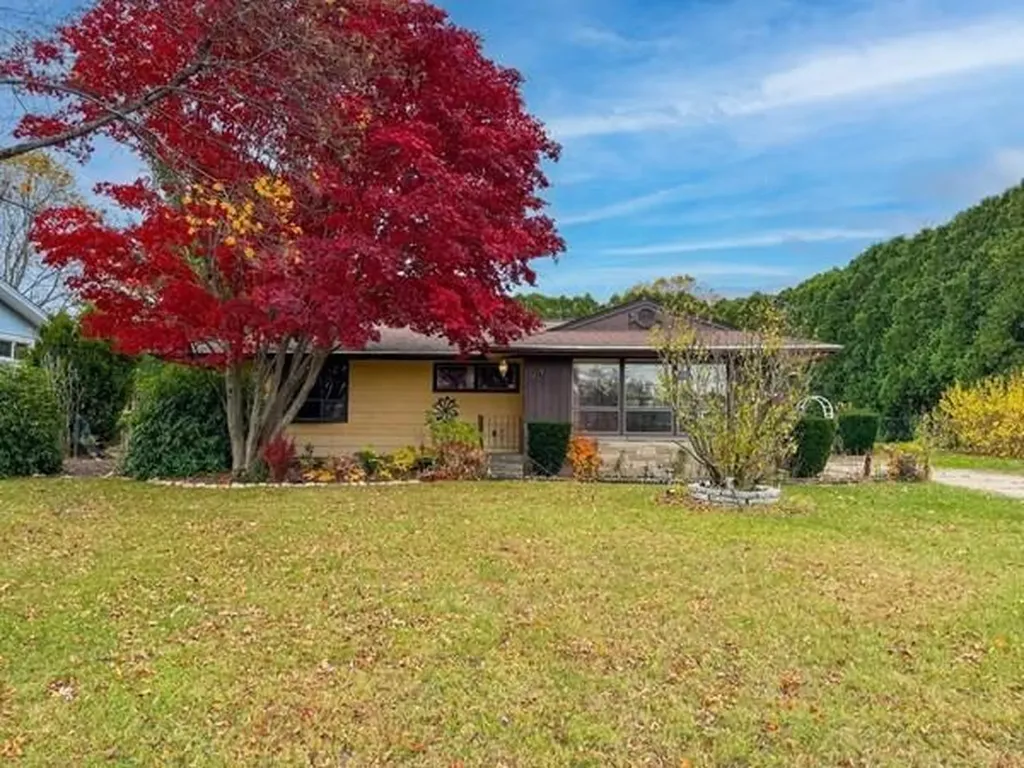 219 Dawn Boulevard Woonsocket RI 02895