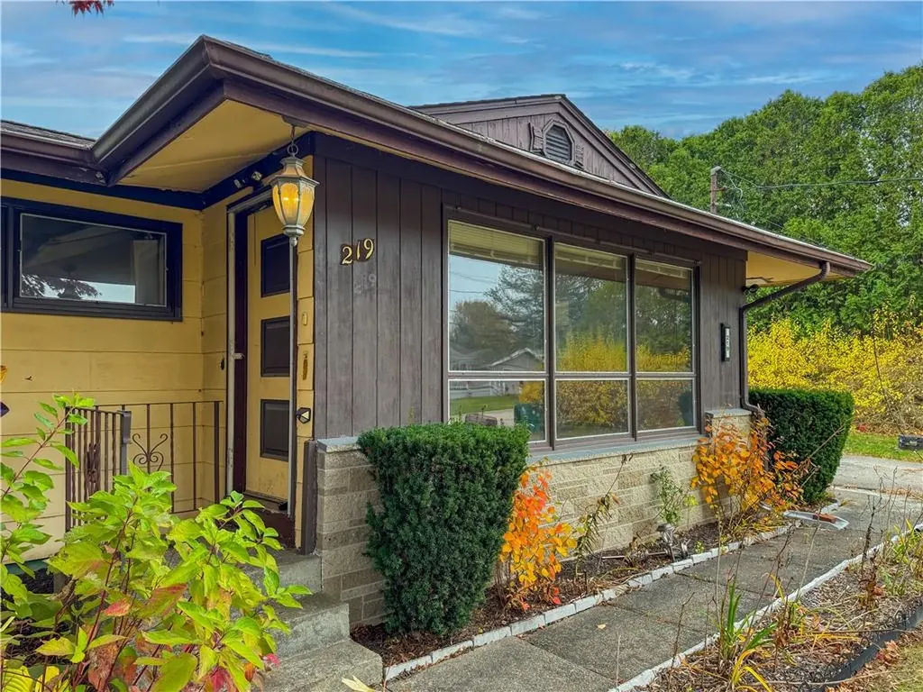 219 Dawn Boulevard Woonsocket RI 02895