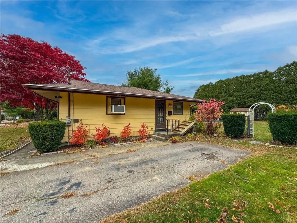 219 Dawn Boulevard Woonsocket RI 02895