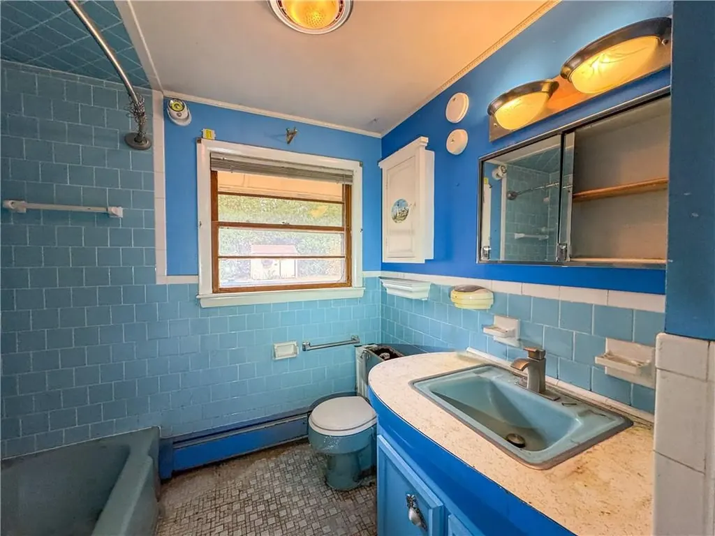 219 Dawn Boulevard Woonsocket RI 02895