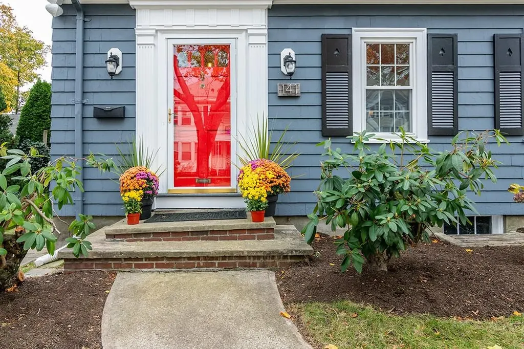 141 Hillside Avenue Providence RI 02906