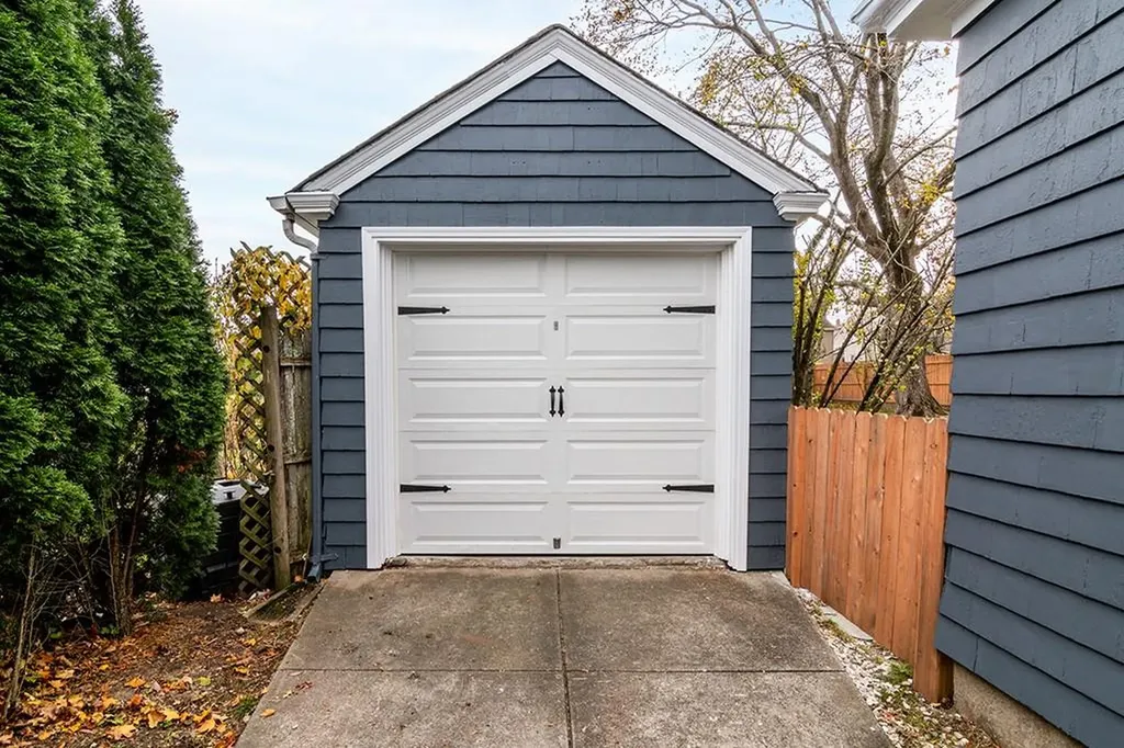 141 Hillside Avenue Providence RI 02906