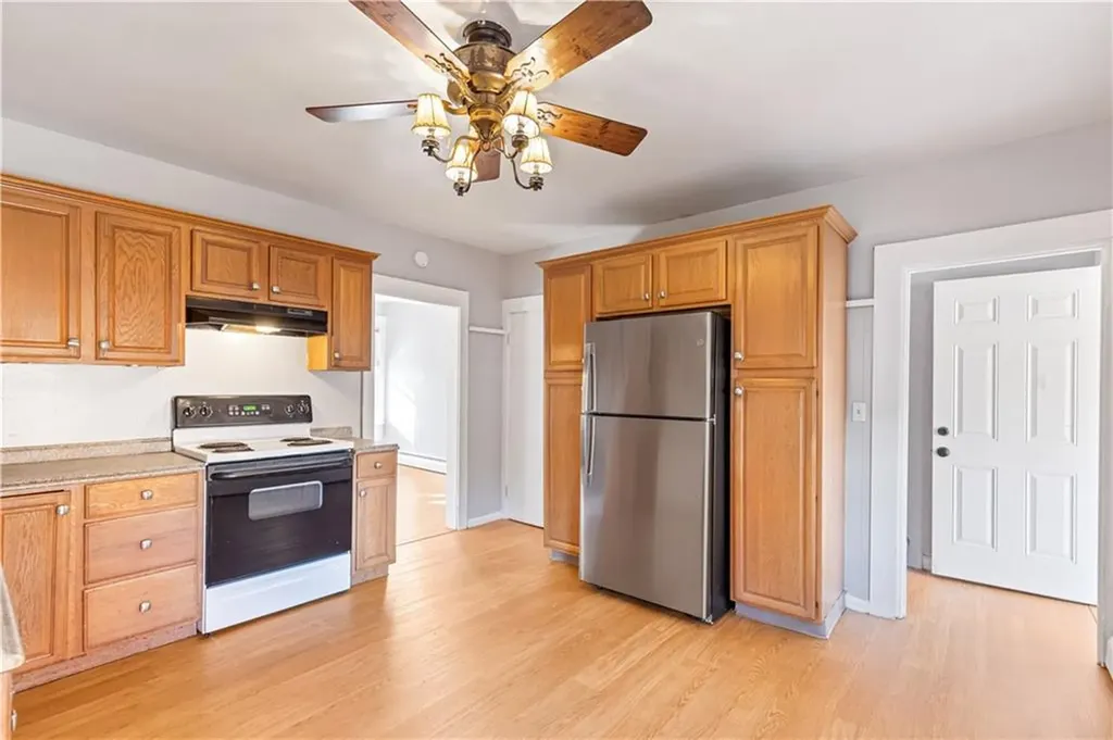 41 43 Oak Street Cranston RI 02910
